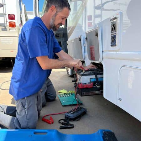 rv-repair-tech-1